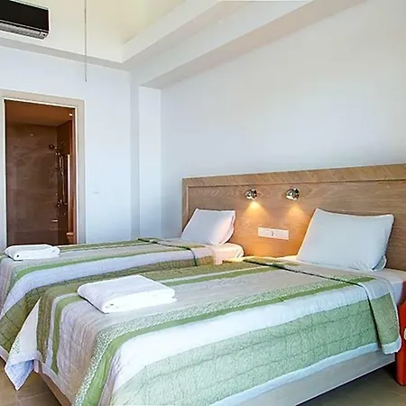 Islamlar Sleeps 10 Pool Air Con Wifi *